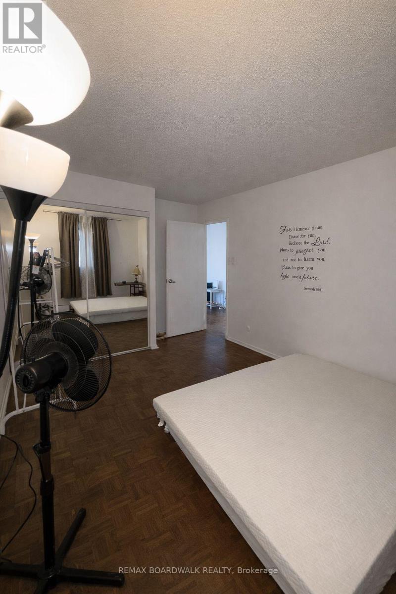 158 Mcarthur Avenue, Ottawa, Ontario  K1L 8C9 - Photo 11 - X12830504