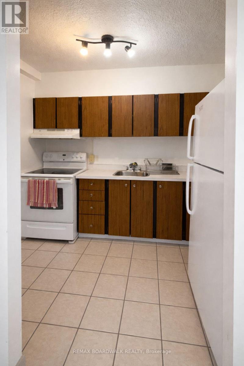 158 Mcarthur Avenue, Ottawa, Ontario  K1L 8C9 - Photo 6 - X12830504