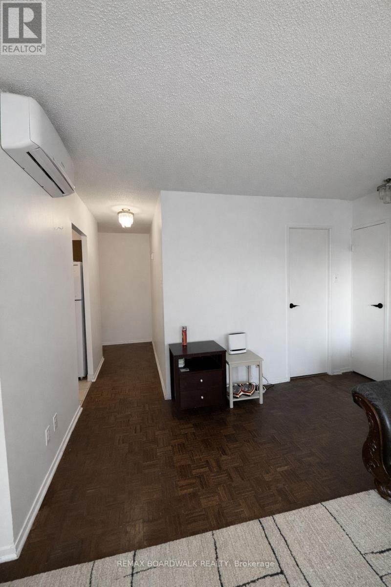 158 Mcarthur Avenue, Ottawa, Ontario  K1L 8C9 - Photo 9 - X12830504