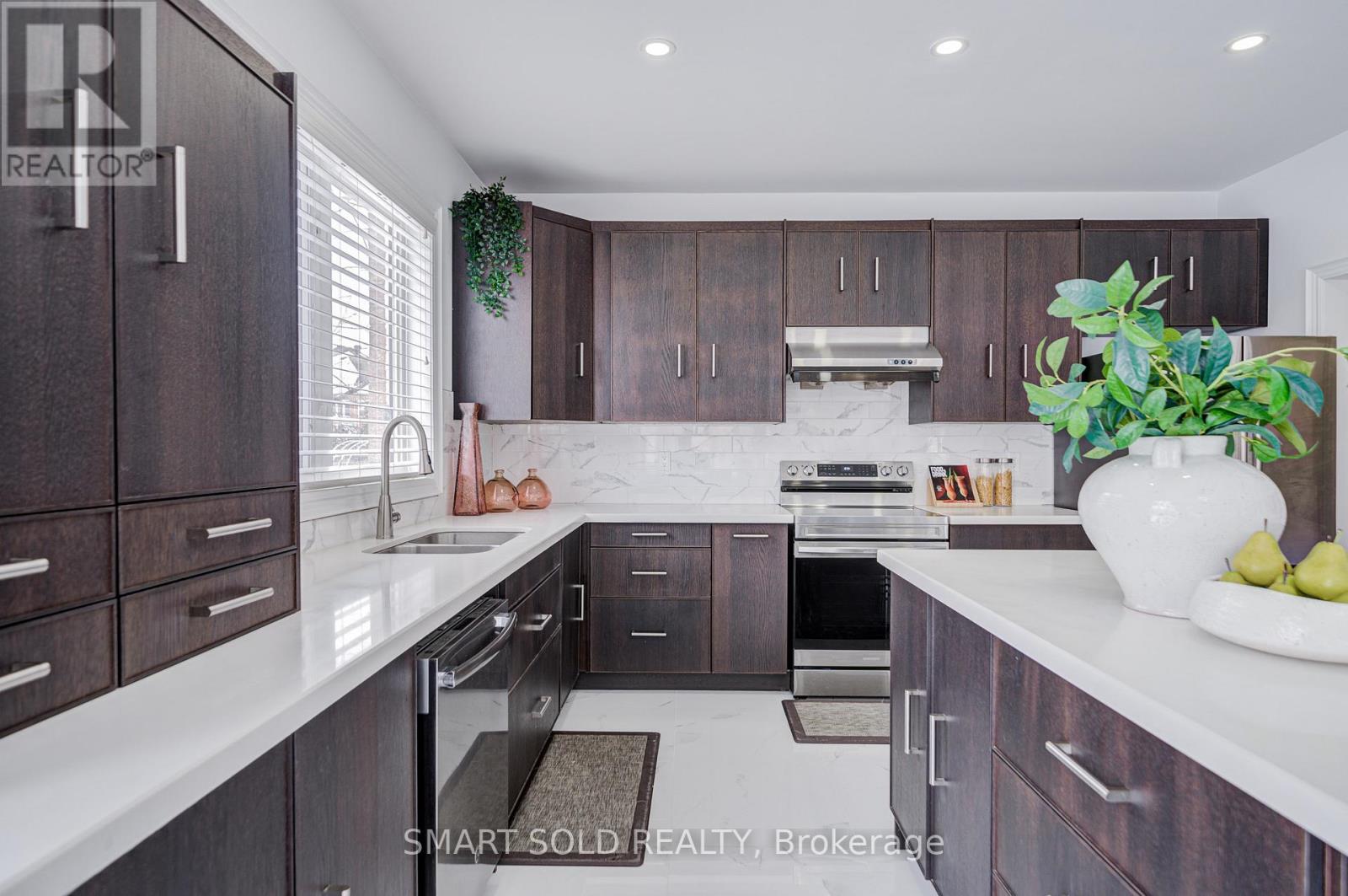 39 Bayfield Drive, Richmond Hill, Ontario  L4S 2M5 - Photo 17 - N12825724