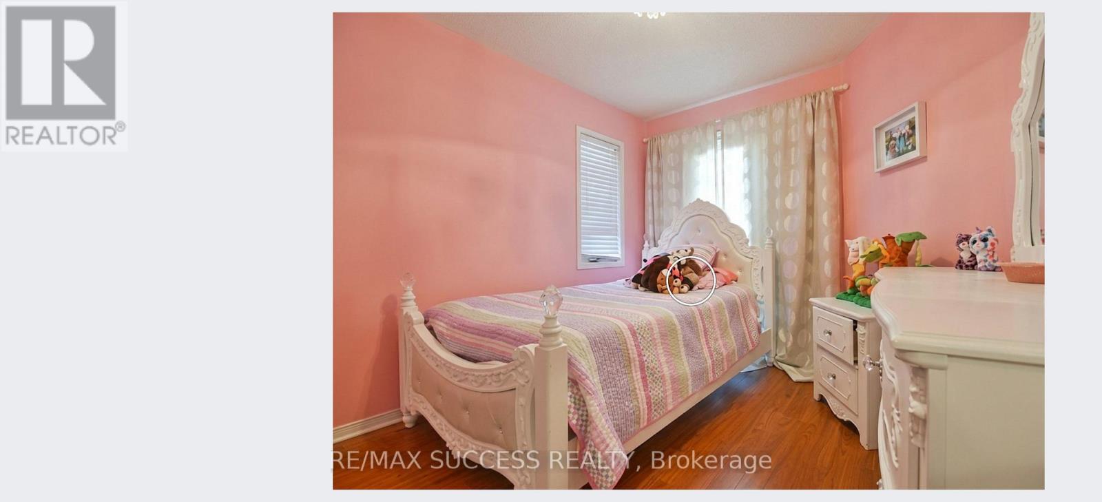 5854 Delle Donne Drive, Mississauga, Ontario  L5M 6R8 - Photo 7 - W12830492