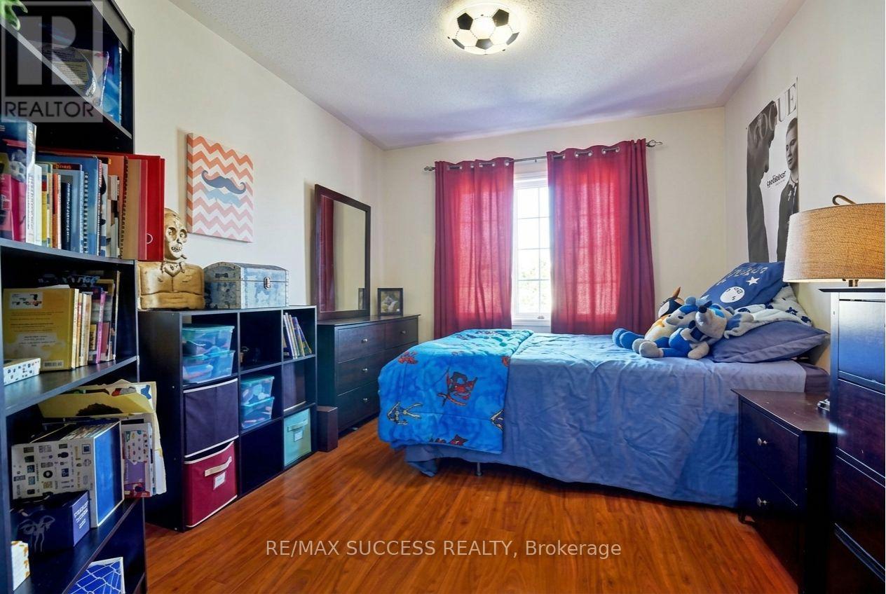 5854 Delle Donne Drive, Mississauga, Ontario  L5M 6R8 - Photo 8 - W12830492