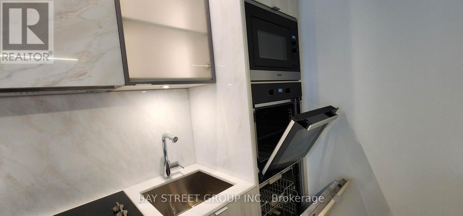 2606 - 11 Yorkville Avenue, Toronto, Ontario  M4W 0B7 - Photo 10 - C12813794