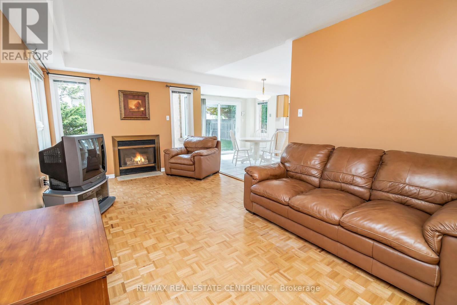 7 Curry Crescent, Halton Hills, Ontario  L7G 5L4 - Photo 14 - W12800518