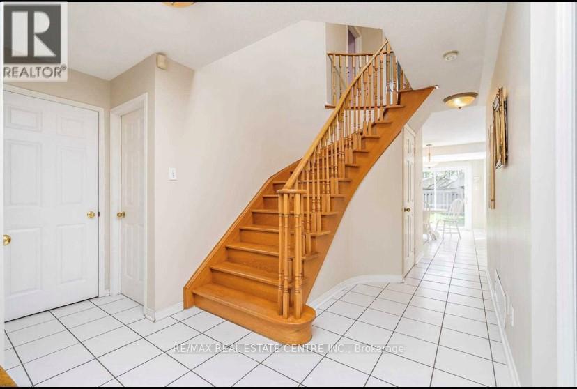 7 Curry Crescent, Halton Hills, Ontario  L7G 5L4 - Photo 16 - W12800518