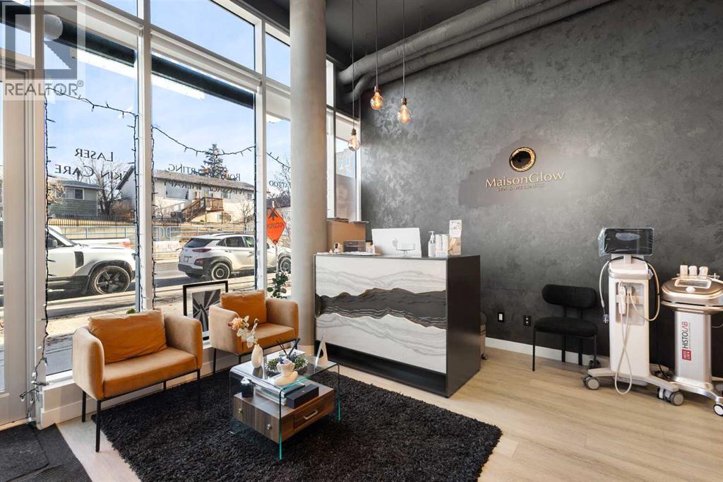 4539 Bowness Road Nw, Calgary, Alberta T3B 6A9 - Photo 4 - A2285348