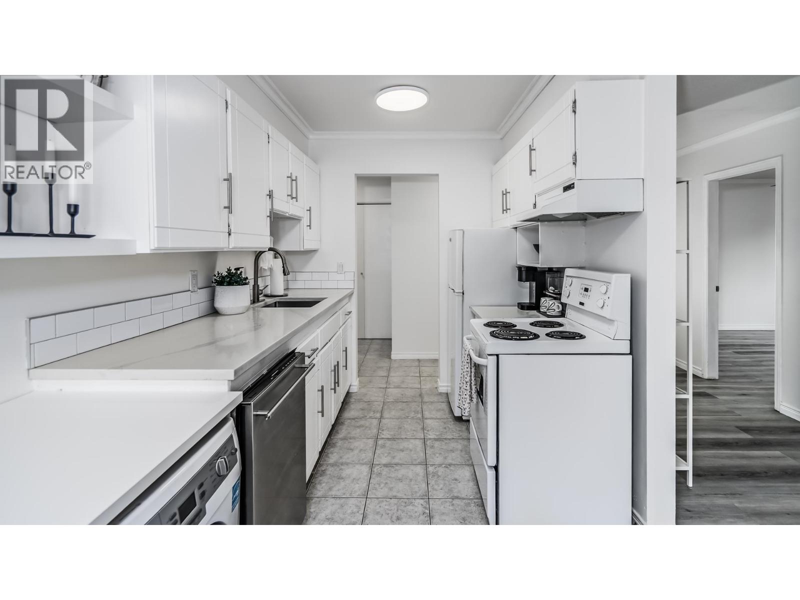 314 590 Whiting Way, Coquitlam, British Columbia  V3J 3R9 - Photo 7 - R3094384