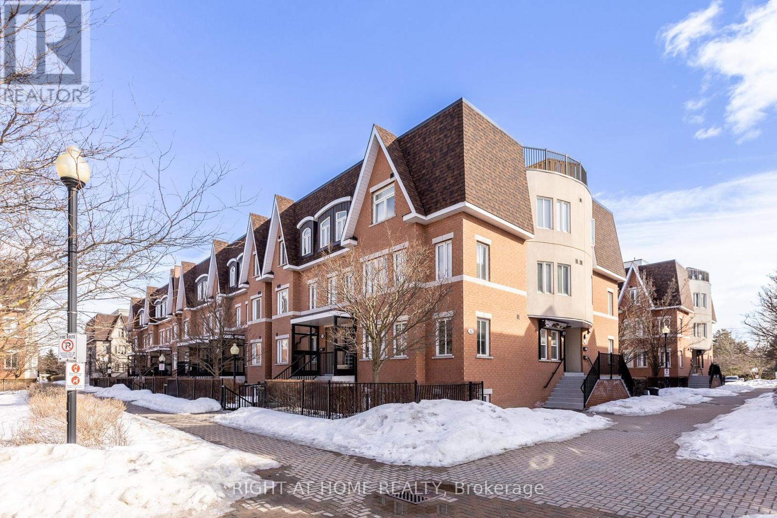 331 - 312 JOHN STREET, Markham, Ontario