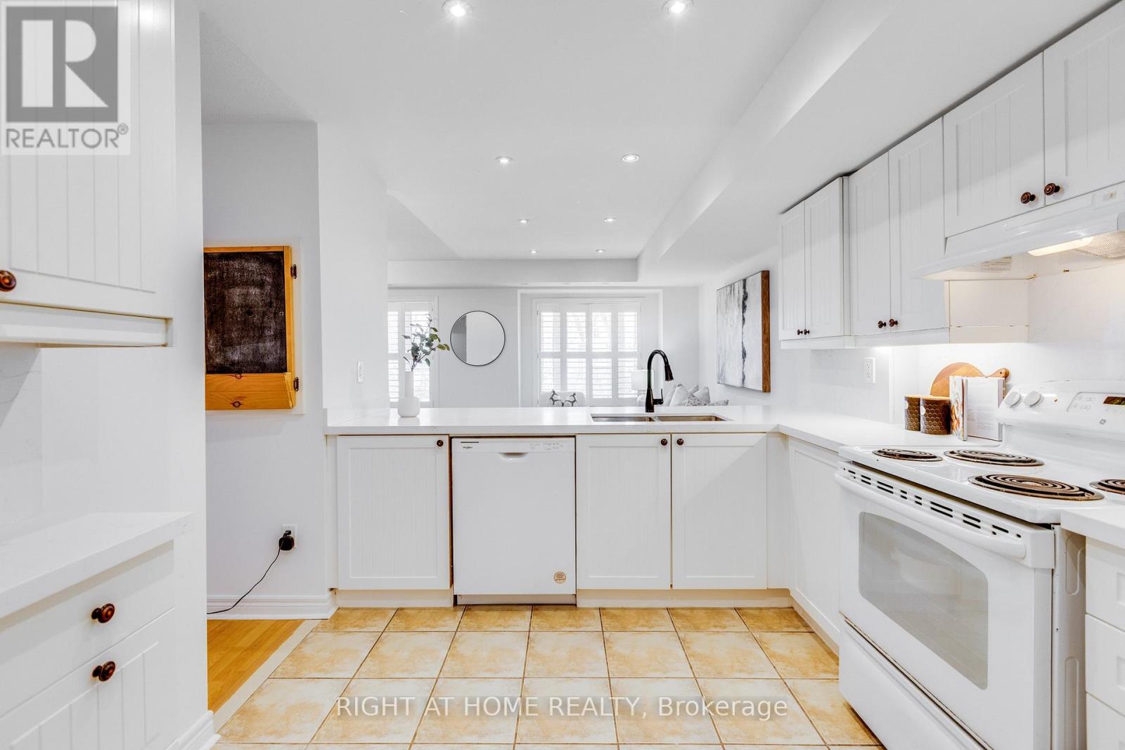 331 - 312 John Street, Markham, Ontario  L3T 0A7 - Photo 11 - N12830538