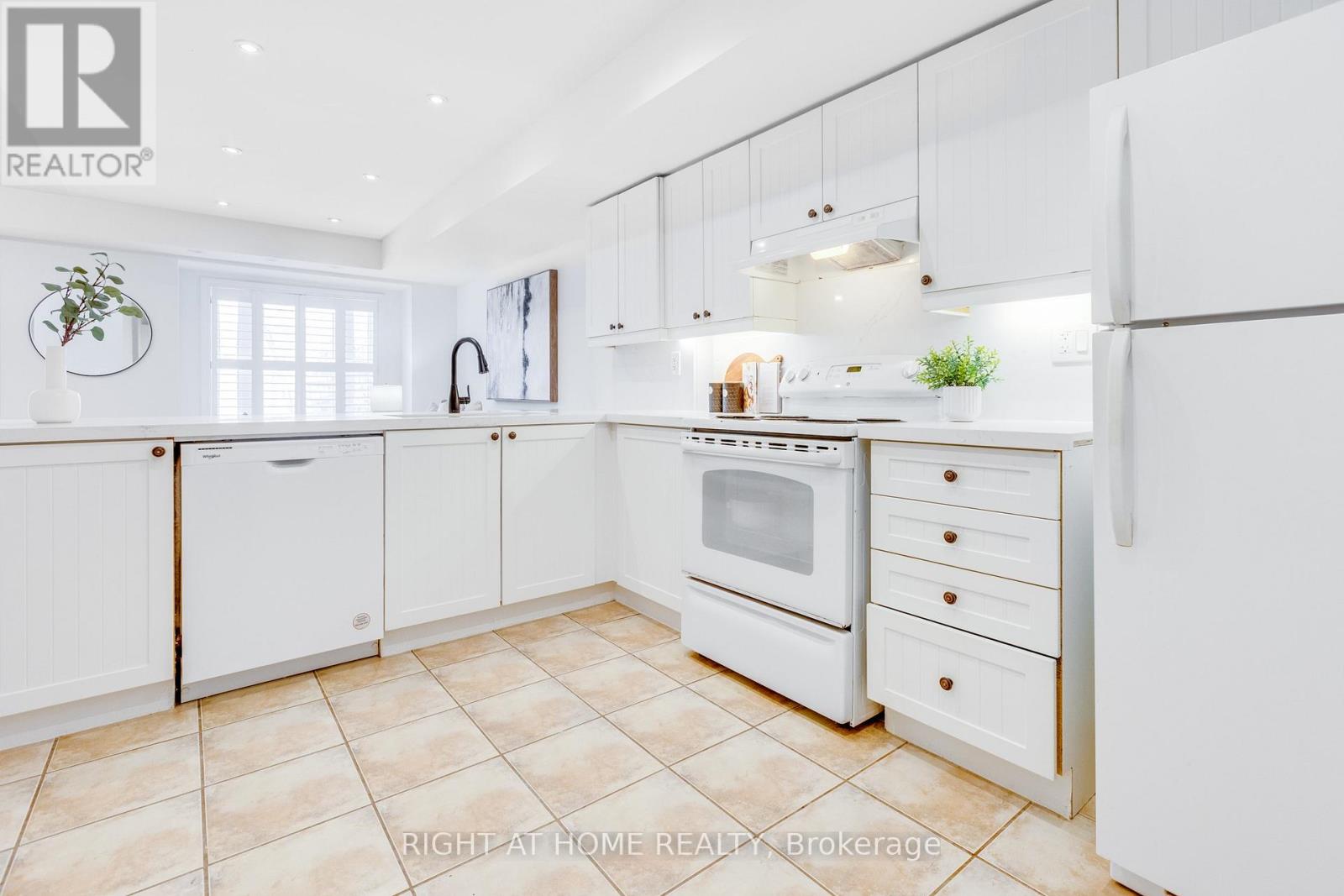 331 - 312 John Street, Markham, Ontario  L3T 0A7 - Photo 8 - N12830538