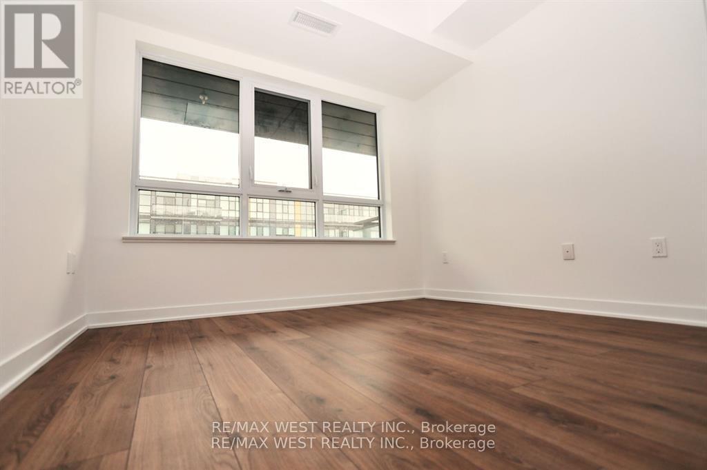 822 - 395 Dundas Street W, Oakville, Ontario  L6M 5R8 - Photo 5 - W12830532