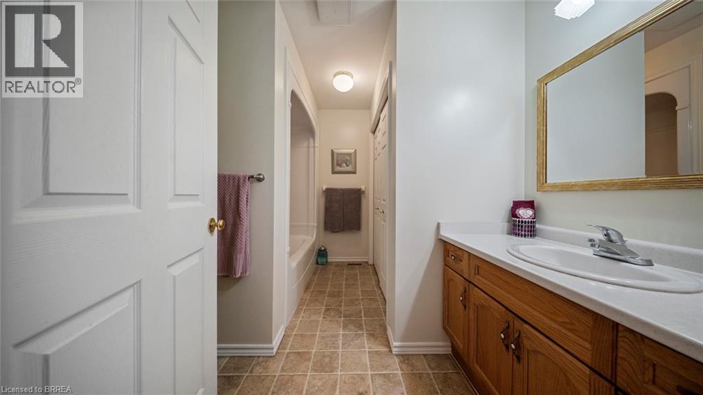 570 West Street Unit# 20, Brantford, Ontario  N3R 7Y7 - Photo 22 - 40793092