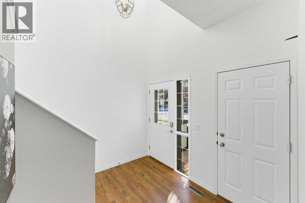 84 Mt Apex Green Se, Calgary, Alberta  T2Z 2V3 - Photo 6 - A2288553