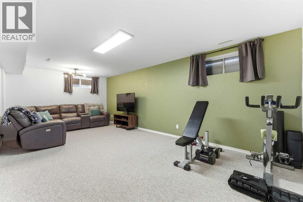 84 Mt Apex Green Se, Calgary, Alberta  T2Z 2V3 - Photo 28 - A2288553