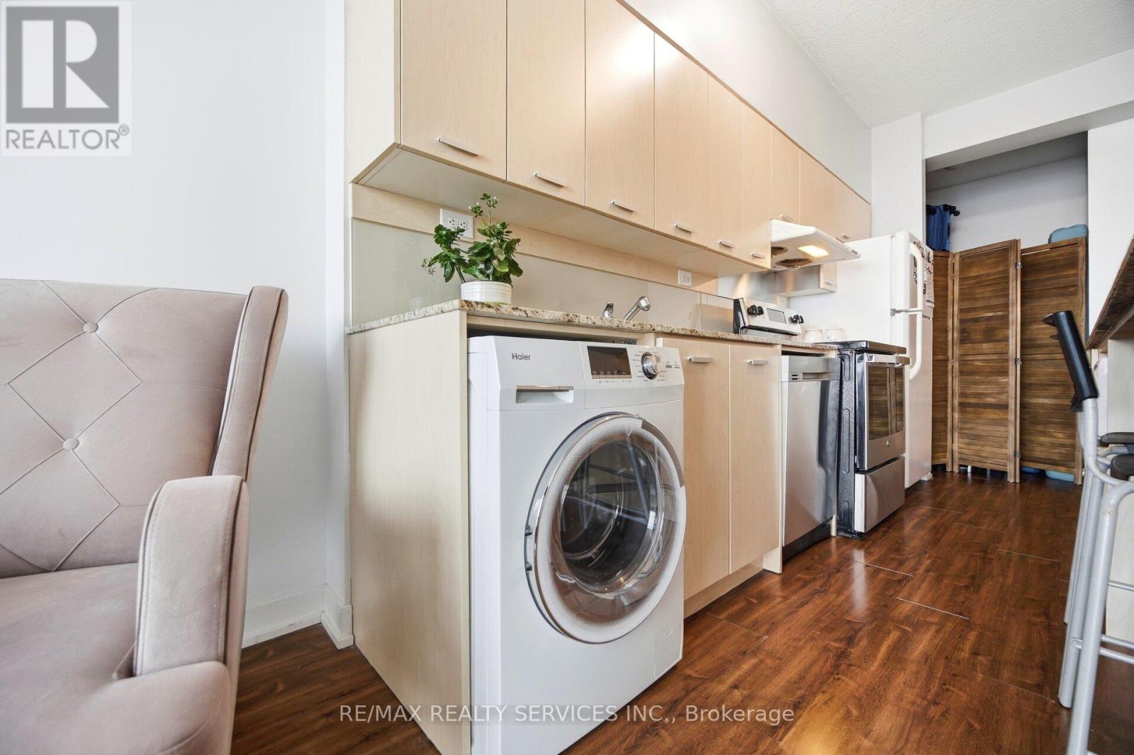 1910 - 29 Singer Court, Toronto, Ontario  M2K 0B3 - Photo 23 - C12830552