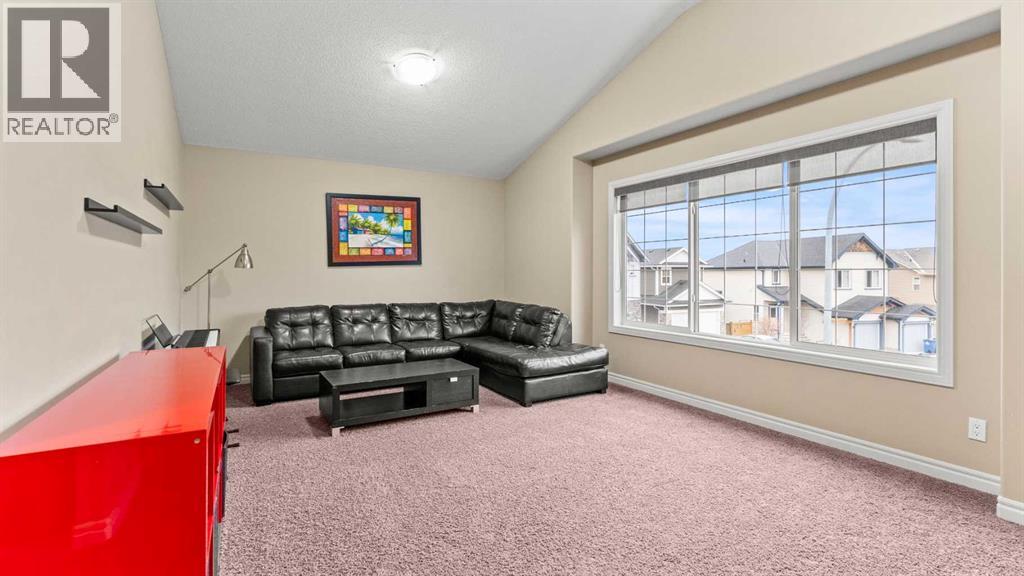 153 Heritage Bay, Cochrane, Alberta  T4C 0L5 - Photo 34 - A2288162