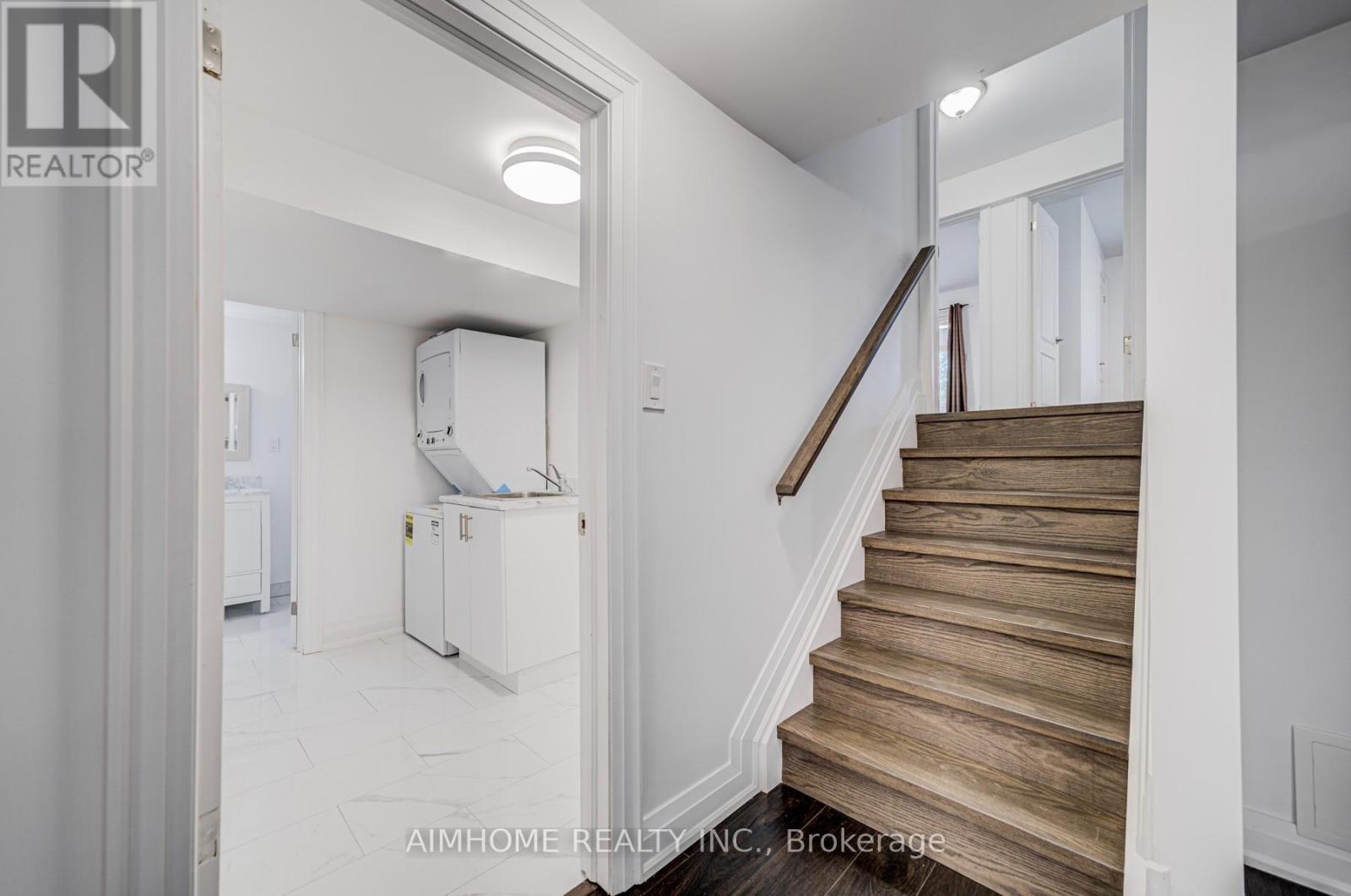 Lower - 2575 Benedet Drive N, Mississauga, Ontario  L5J 4H6 - Photo 11 - W12830564