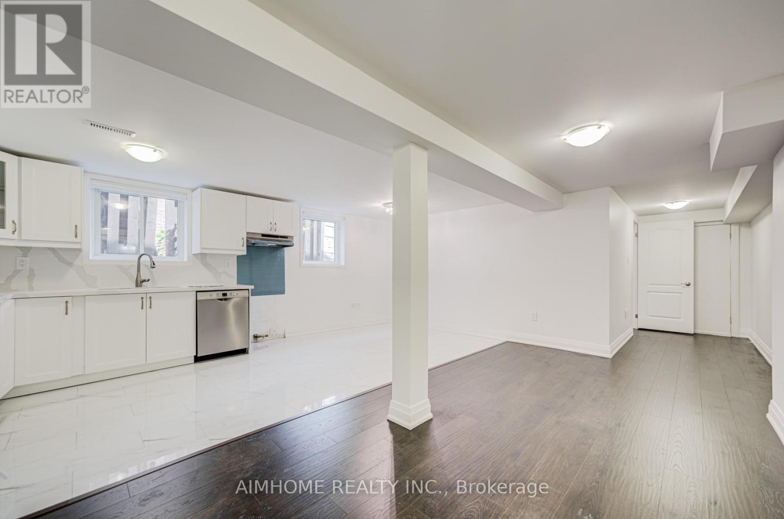 Lower - 2575 Benedet Drive N, Mississauga, Ontario  L5J 4H6 - Photo 9 - W12830564