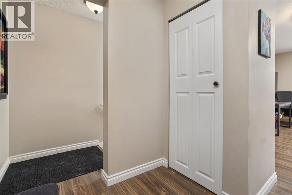 108b, 4917 68 Street, Camrose, Alberta  T4V 0S8 - Photo 2 - A2286242