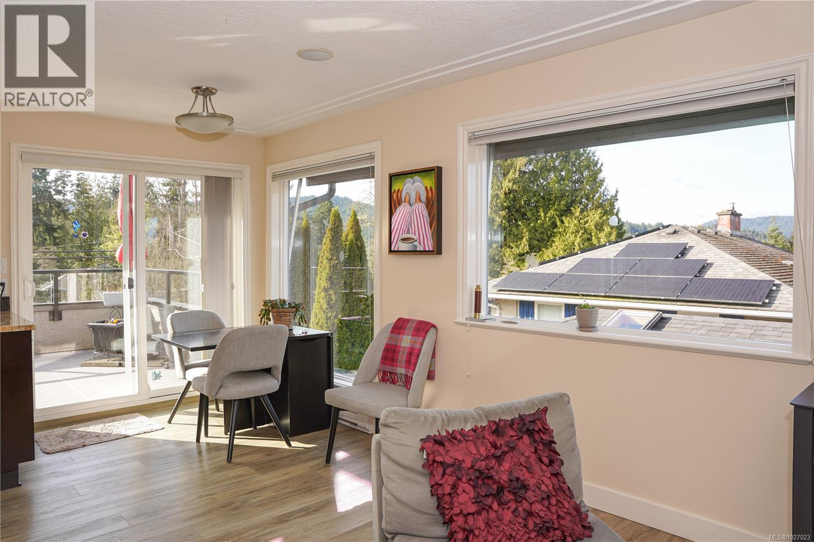 876 Verdier Ave, Central Saanich, British Columbia  V8M 1B9 - Photo 4 - 1027023