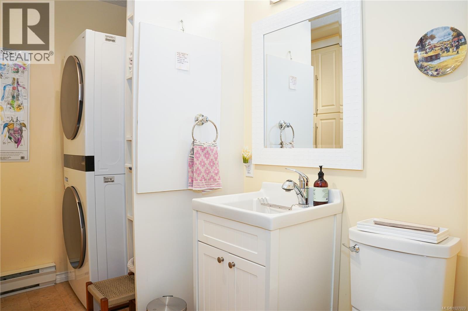 876 Verdier Ave, Central Saanich, British Columbia  V8M 1B9 - Photo 25 - 1027023