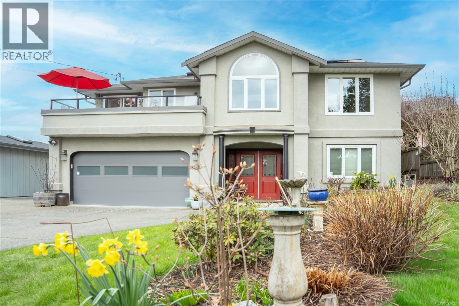 876 Verdier Ave, Central Saanich, British Columbia  V8M 1B9 - Photo 1 - 1027023