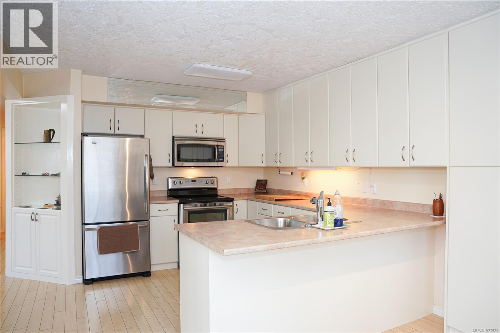 876 Verdier Ave, Central Saanich, British Columbia  V8M 1B9 - Photo 39 - 1027023