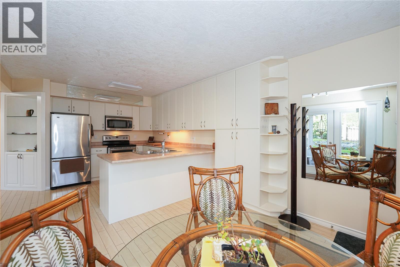 876 Verdier Ave, Central Saanich, British Columbia  V8M 1B9 - Photo 41 - 1027023