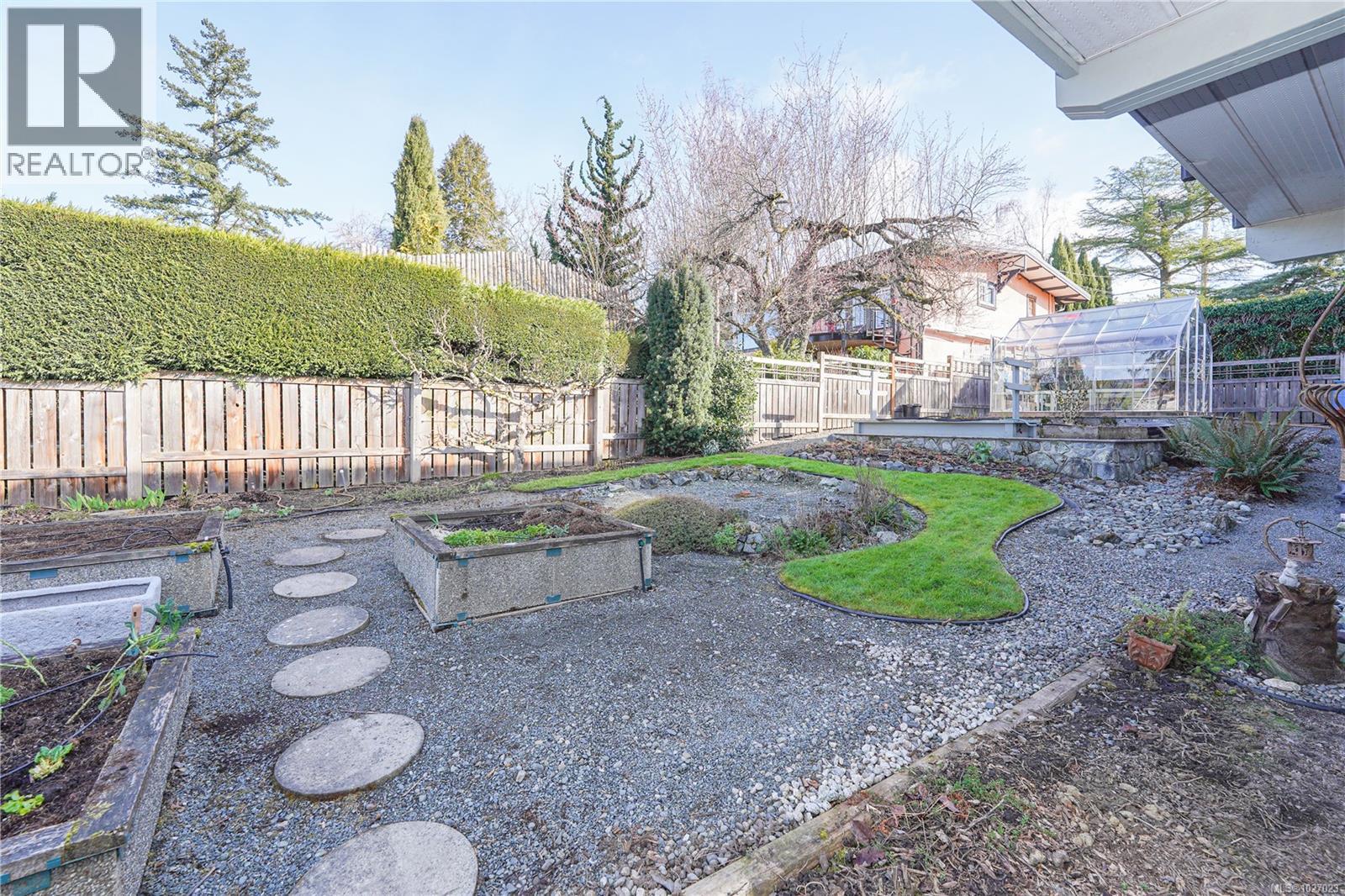 876 Verdier Ave, Central Saanich, British Columbia  V8M 1B9 - Photo 44 - 1027023