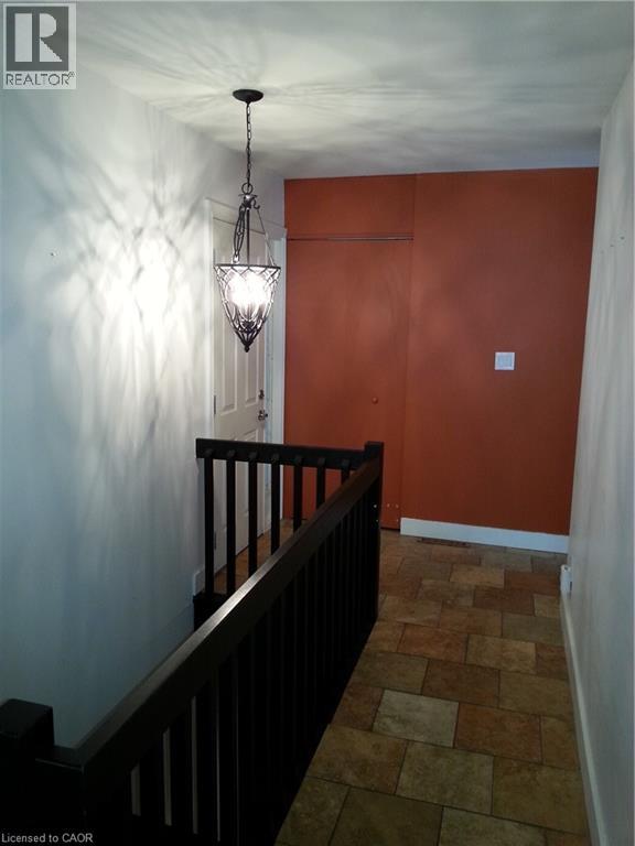 22 Westaway Place, Hamilton, Ontario  L9C 2G1 - Photo 2 - 40808393