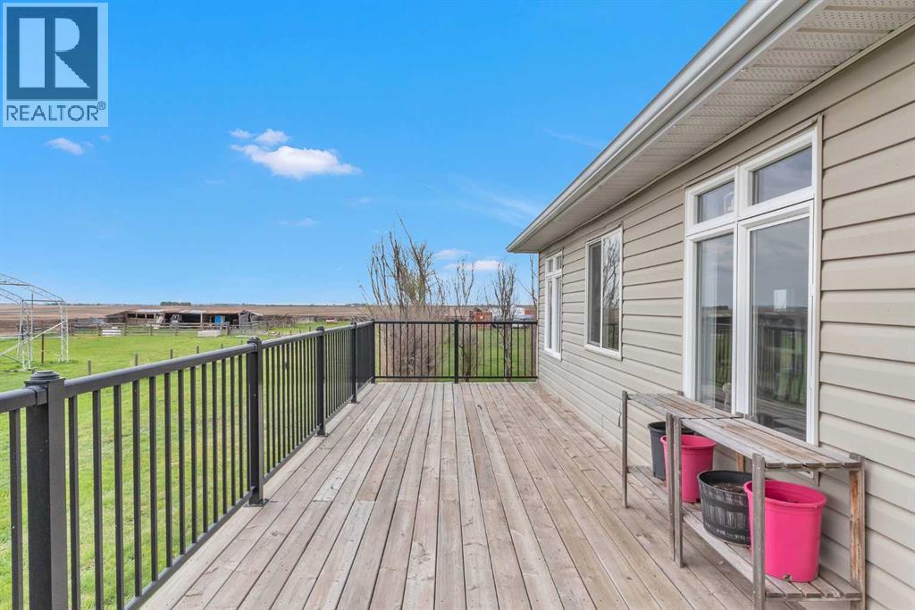 270046 Township Road 284, Rural Rocky View County, Alberta  T0M 0G0 - Photo 9 - A2280316