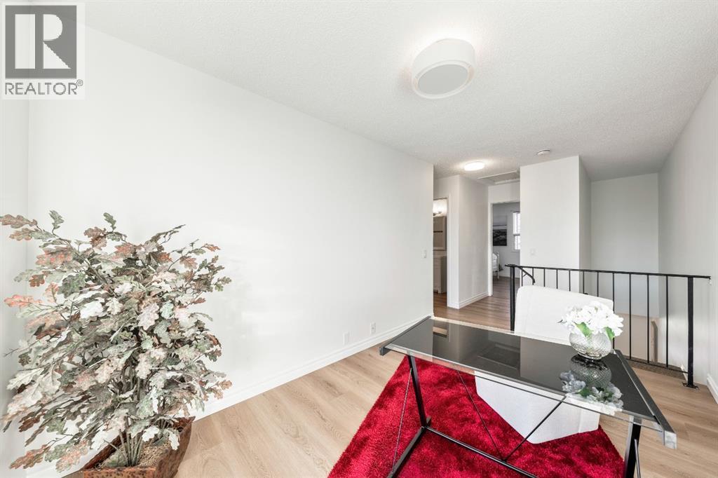 2213 Woodview Drive Sw, Calgary, Alberta  T2W 3N9 - Photo 17 - A2287944