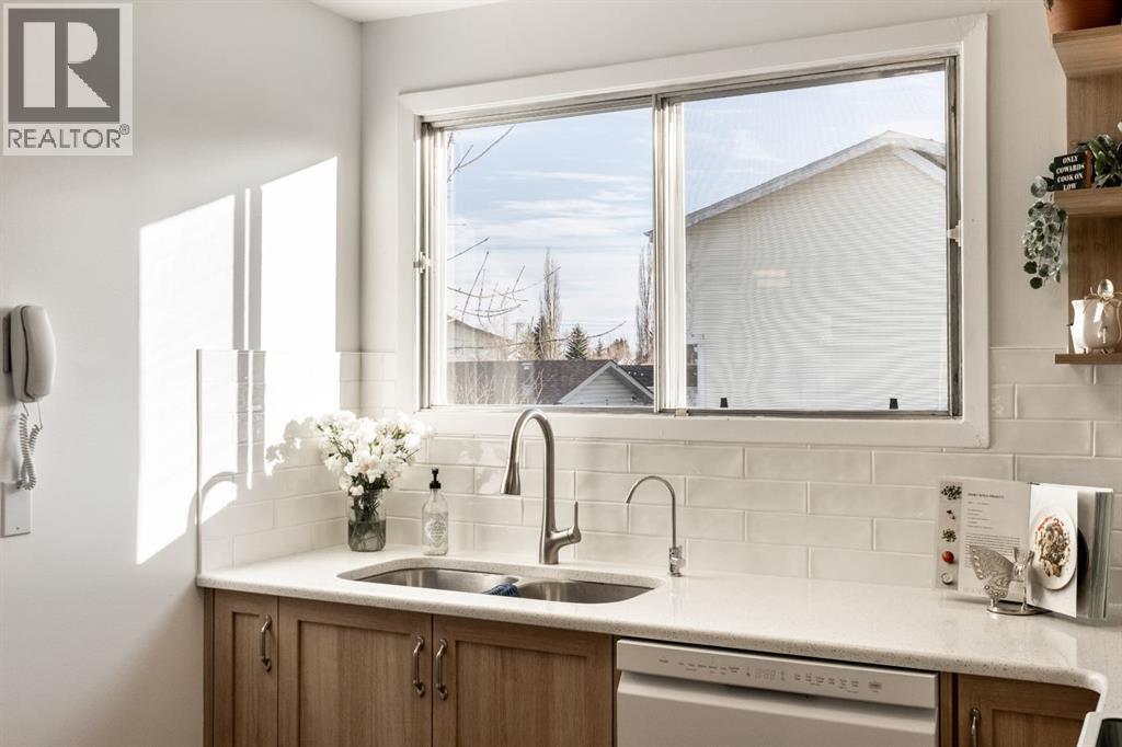 2213 Woodview Drive Sw, Calgary, Alberta  T2W 3N9 - Photo 35 - A2287944