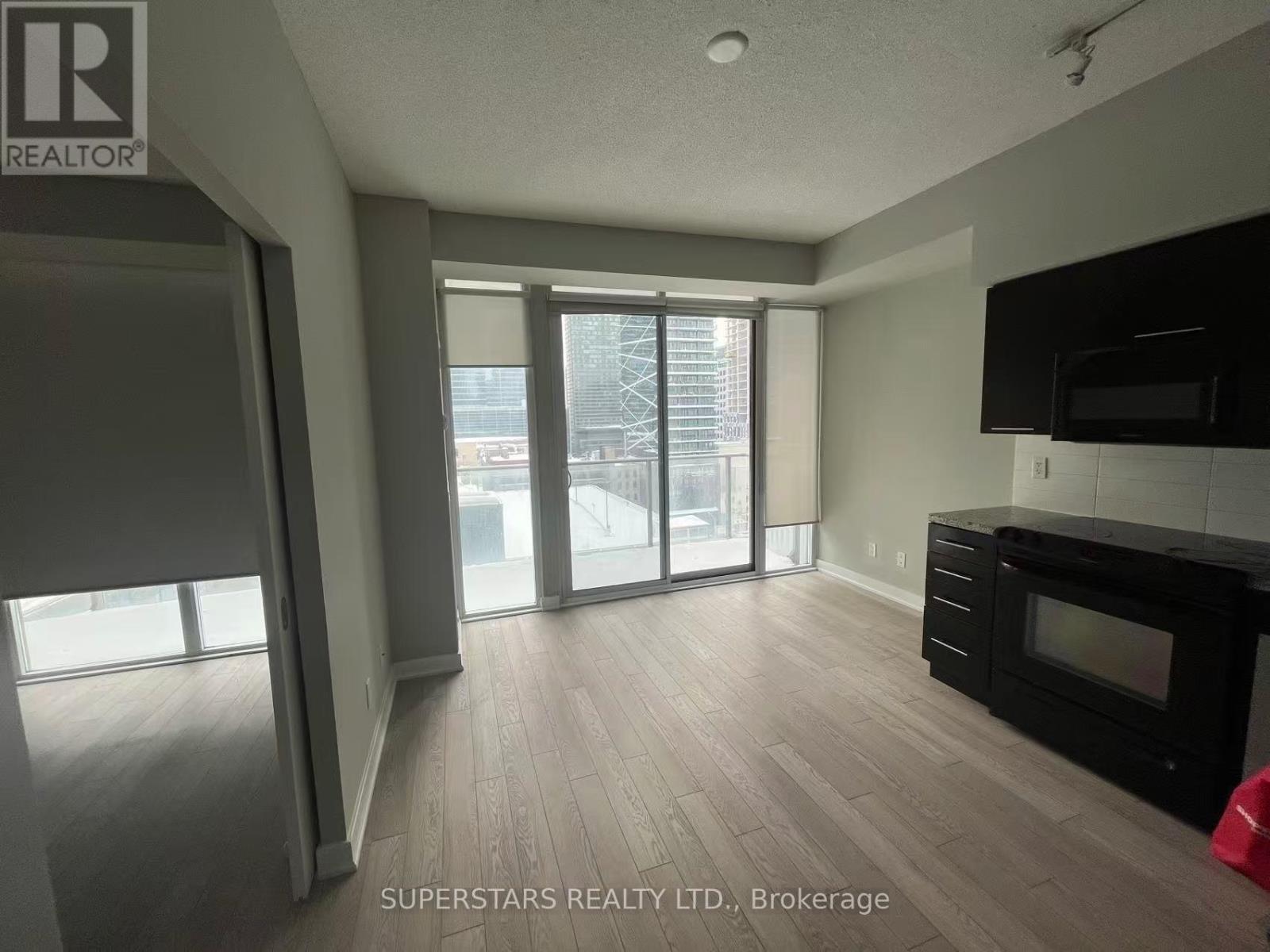 1101 - 126 Simcoe Street, Toronto, Ontario  M5H 4E6 - Photo 3 - C12830572