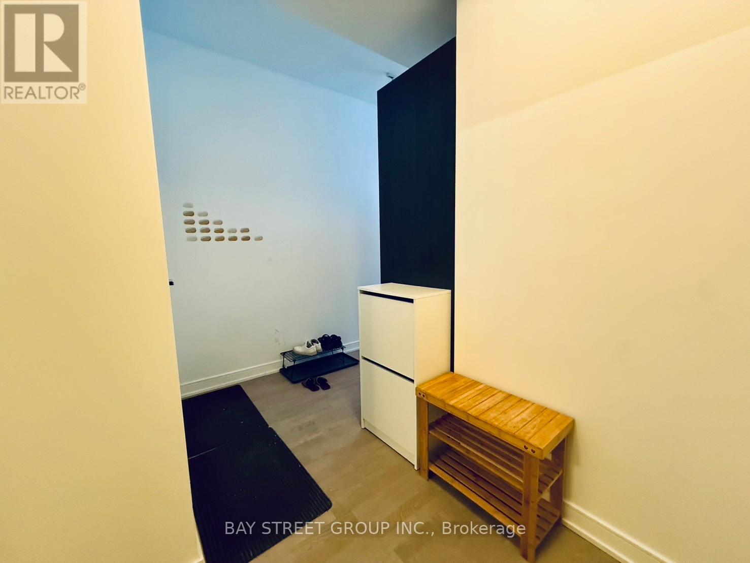 702 - 57 St. Joseph Street, Toronto, Ontario  M5S 0C5 - Photo 11 - C12830578