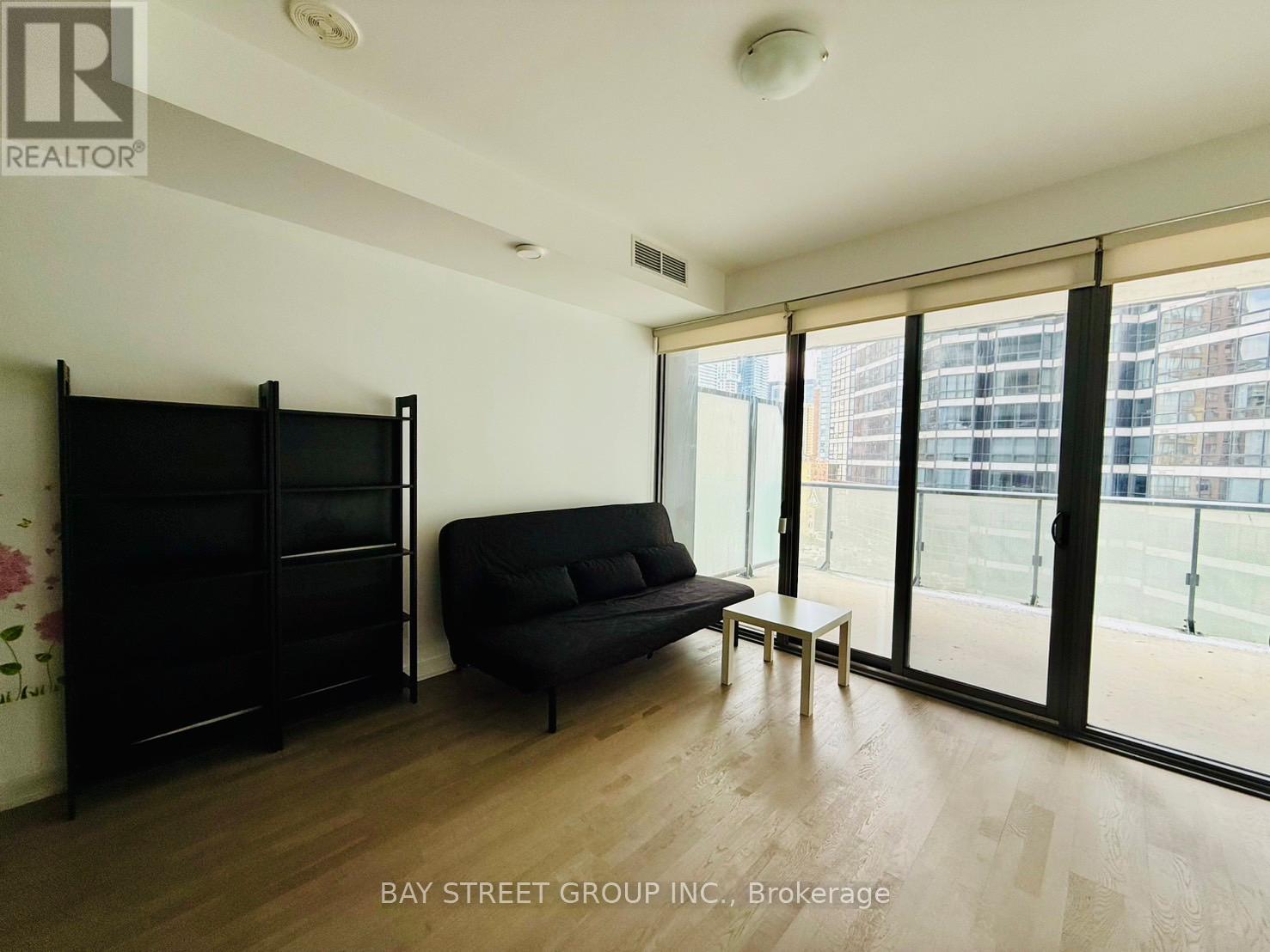 702 - 57 St. Joseph Street, Toronto, Ontario  M5S 0C5 - Photo 4 - C12830578