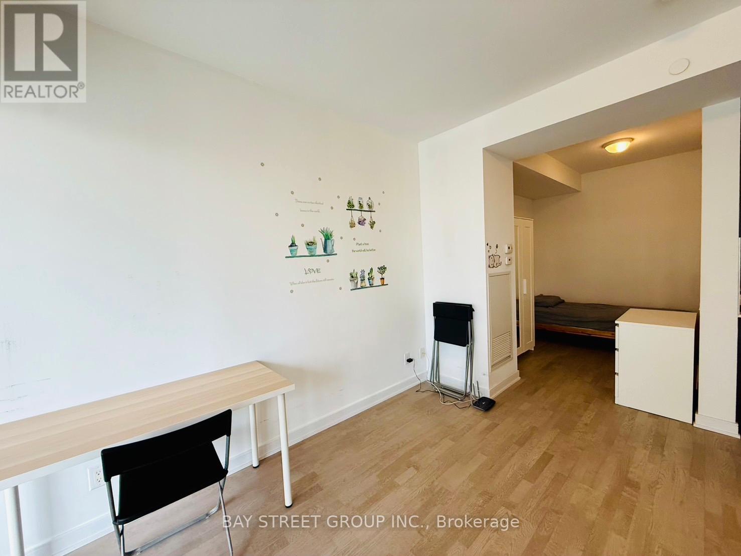 702 - 57 St. Joseph Street, Toronto, Ontario  M5S 0C5 - Photo 6 - C12830578