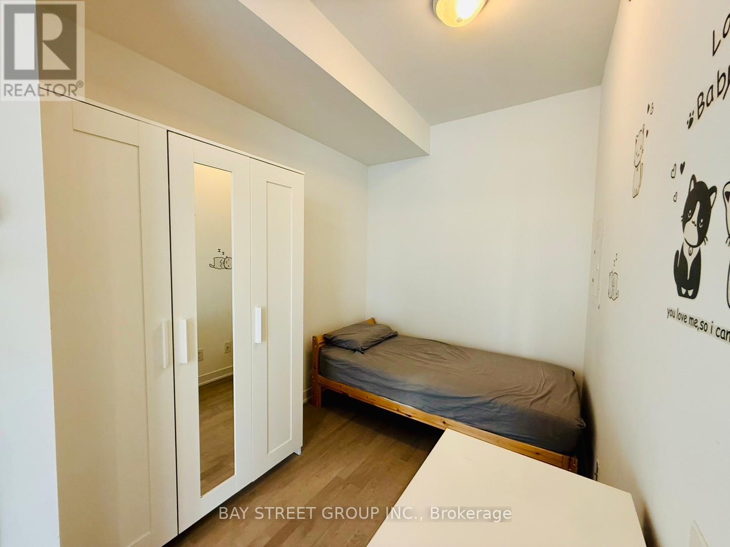 702 - 57 St. Joseph Street, Toronto, Ontario  M5S 0C5 - Photo 8 - C12830578