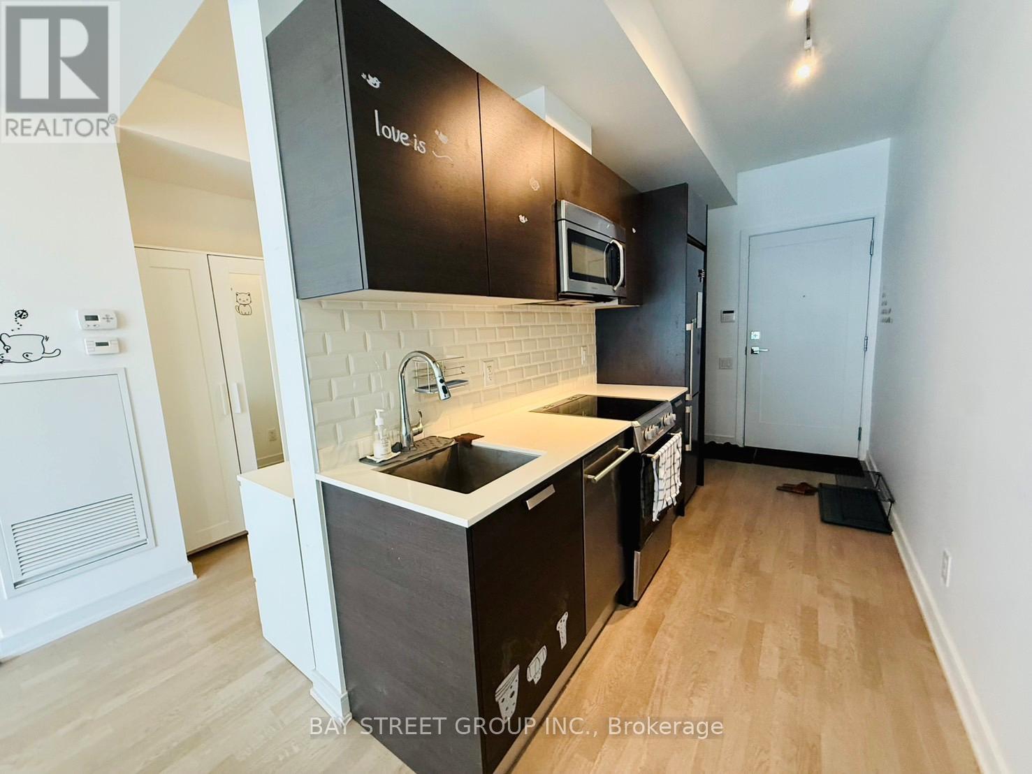 702 - 57 St. Joseph Street, Toronto, Ontario  M5S 0C5 - Photo 9 - C12830578