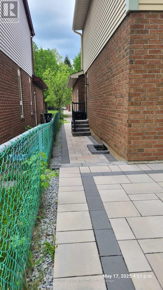 87 Moorehouse Drive, Toronto, Ontario  M1V 2E2 - Photo 4 - E12830580