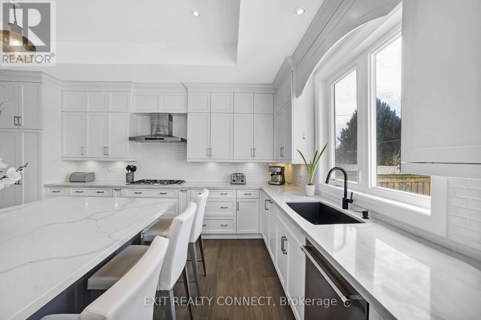 458 Third Line, Oakville, Ontario  L6L 4A5 - Photo 12 - W12830592