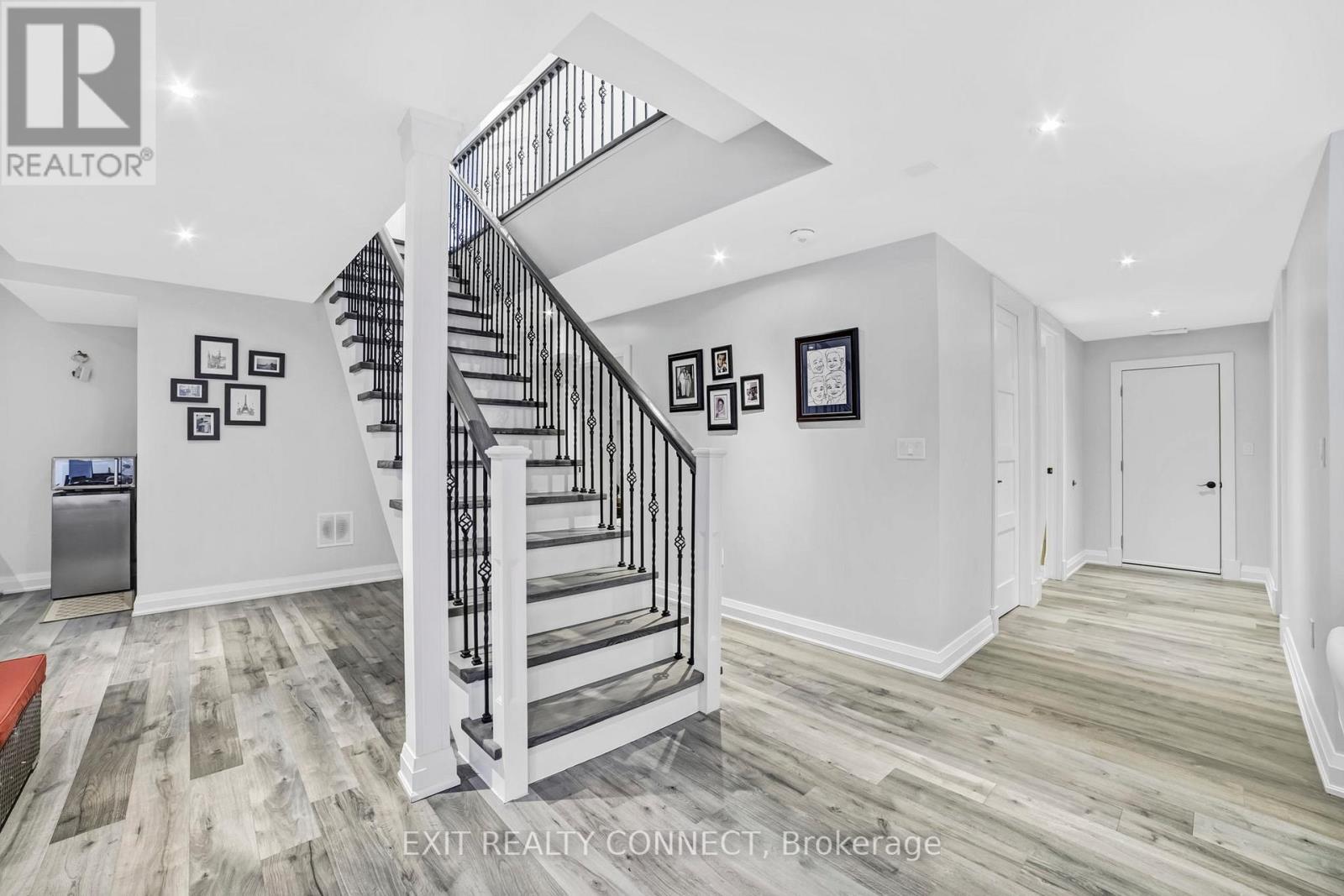 458 Third Line, Oakville, Ontario  L6L 4A5 - Photo 27 - W12830592