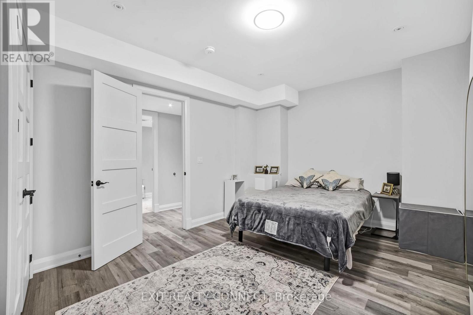 458 Third Line, Oakville, Ontario  L6L 4A5 - Photo 32 - W12830592