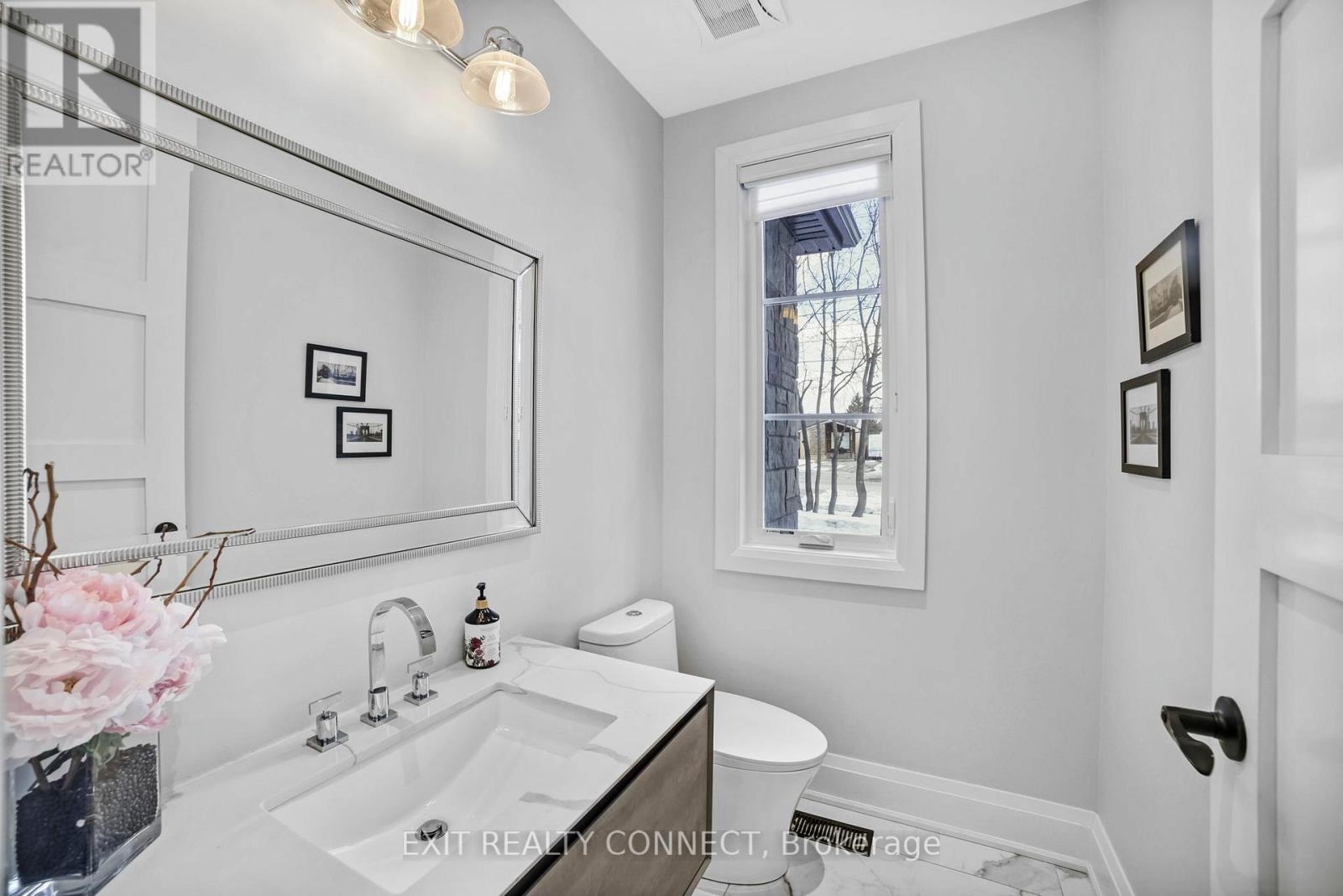 458 Third Line, Oakville, Ontario  L6L 4A5 - Photo 36 - W12830592