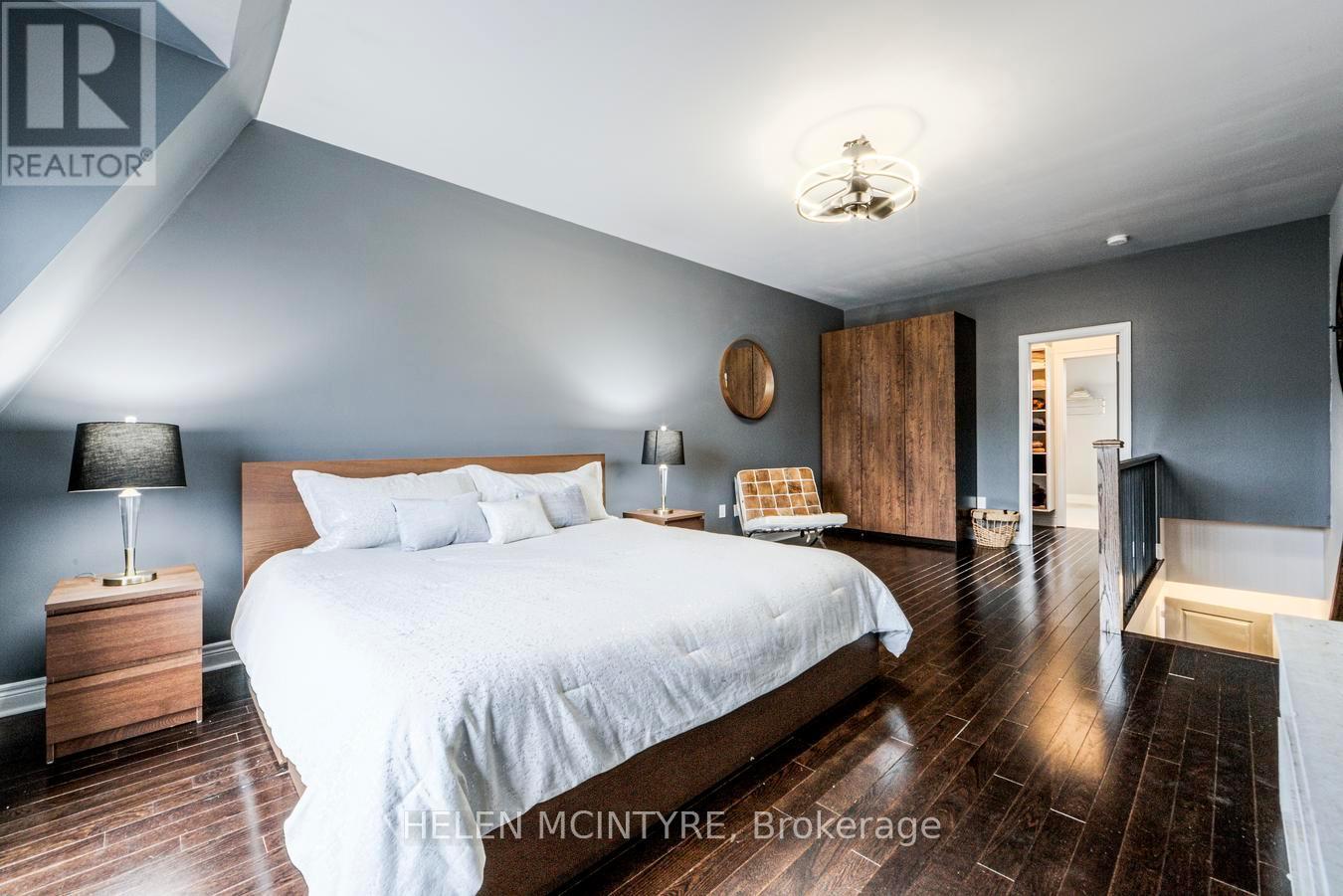 52 Cormier Heights, Toronto, Ontario  M8Z 0B5 - Photo 10 - W12808382