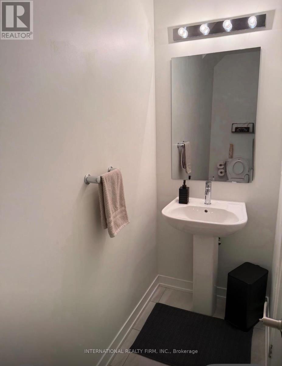 2 - 3405 Ridgeway Drive, Mississauga, Ontario  L5L 5T3 - Photo 7 - W12830612