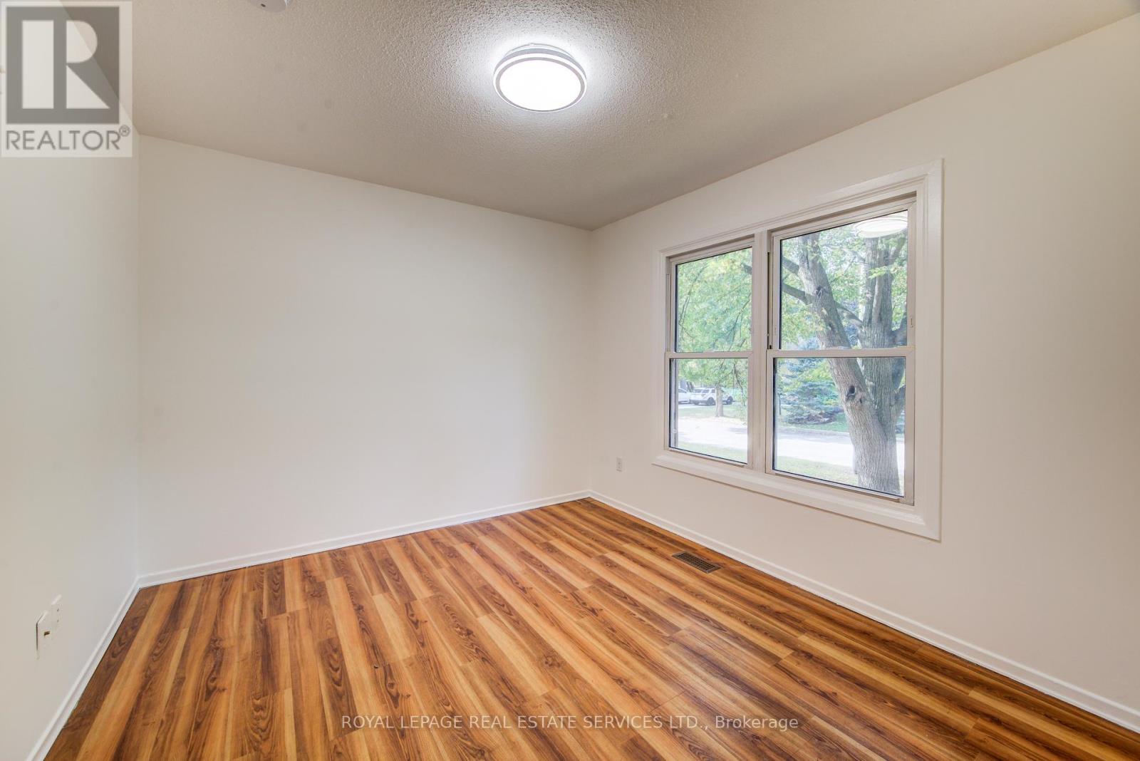 3 - 104 Mcdougall Road, Waterloo, Ontario  N2L 5C5 - Photo 14 - X12830620