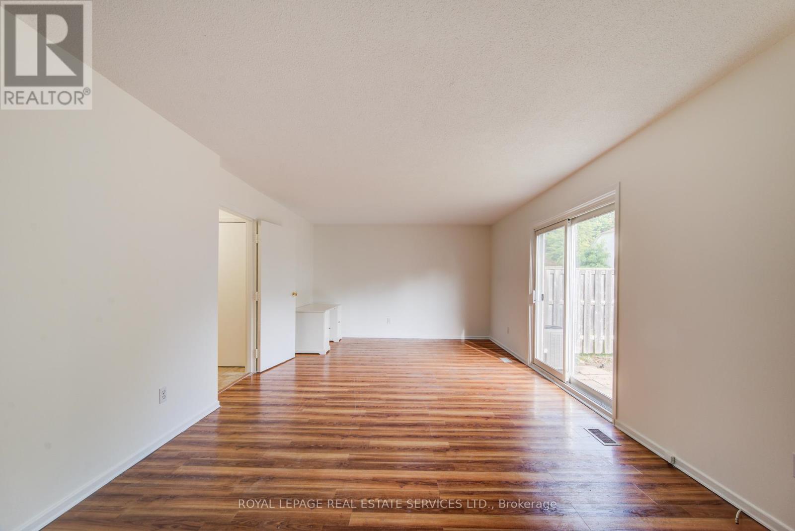 3 - 104 Mcdougall Road, Waterloo, Ontario  N2L 5C5 - Photo 8 - X12830620