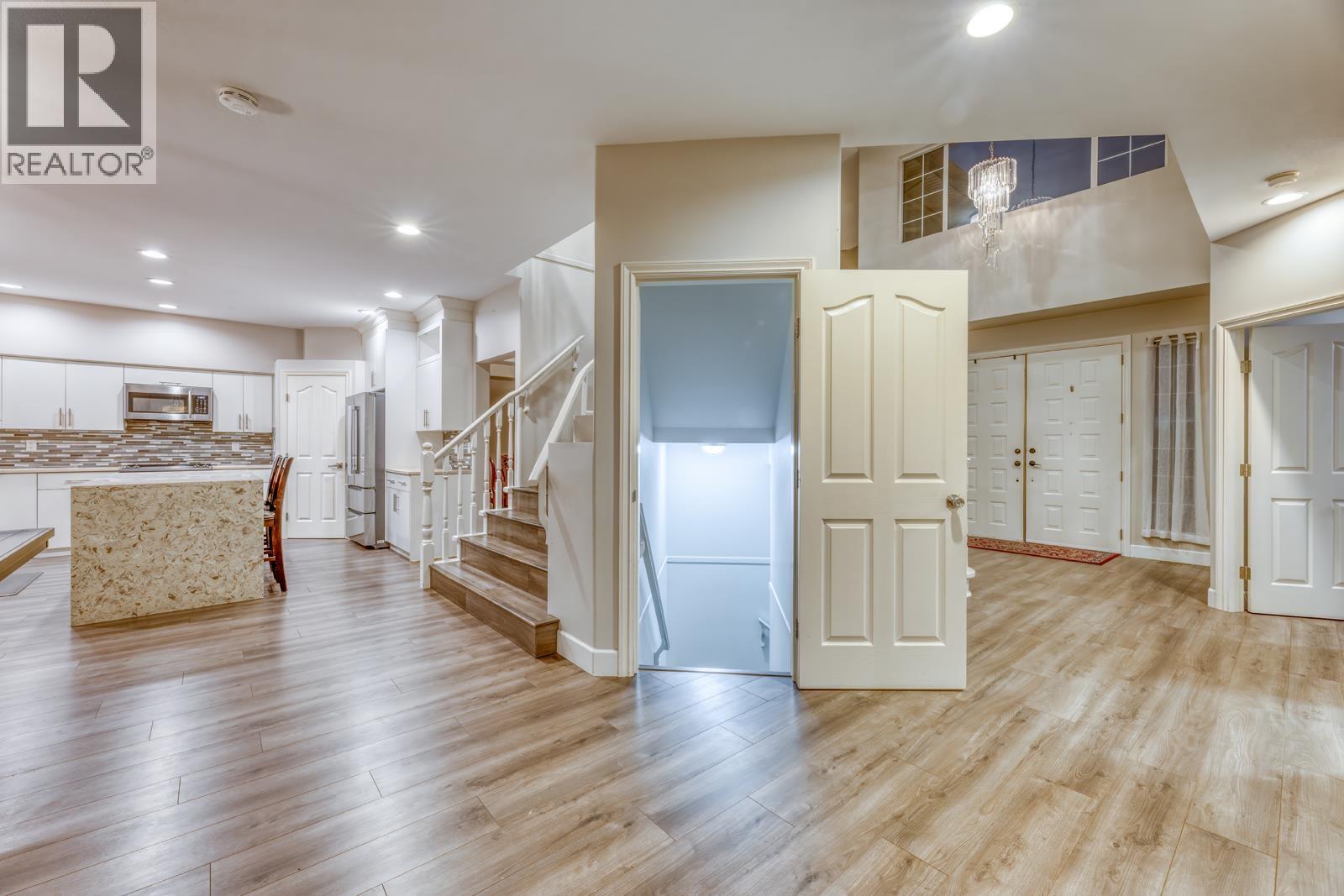 3095 Cardinal Crescent, Coquitlam, British Columbia  V3E 3C4 - Photo 4 - R3092472