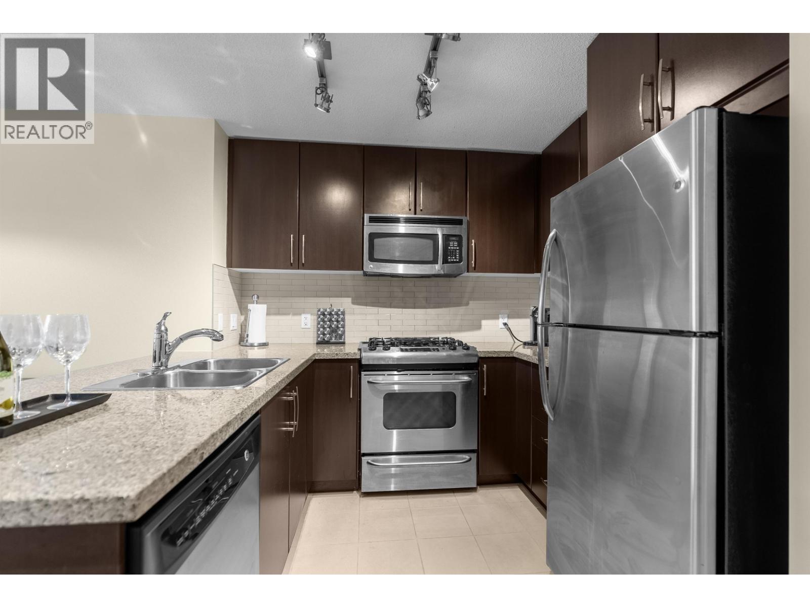 1202 660 Nootka Way, Port Moody, British Columbia  V3H 0B7 - Photo 2 - R3093251